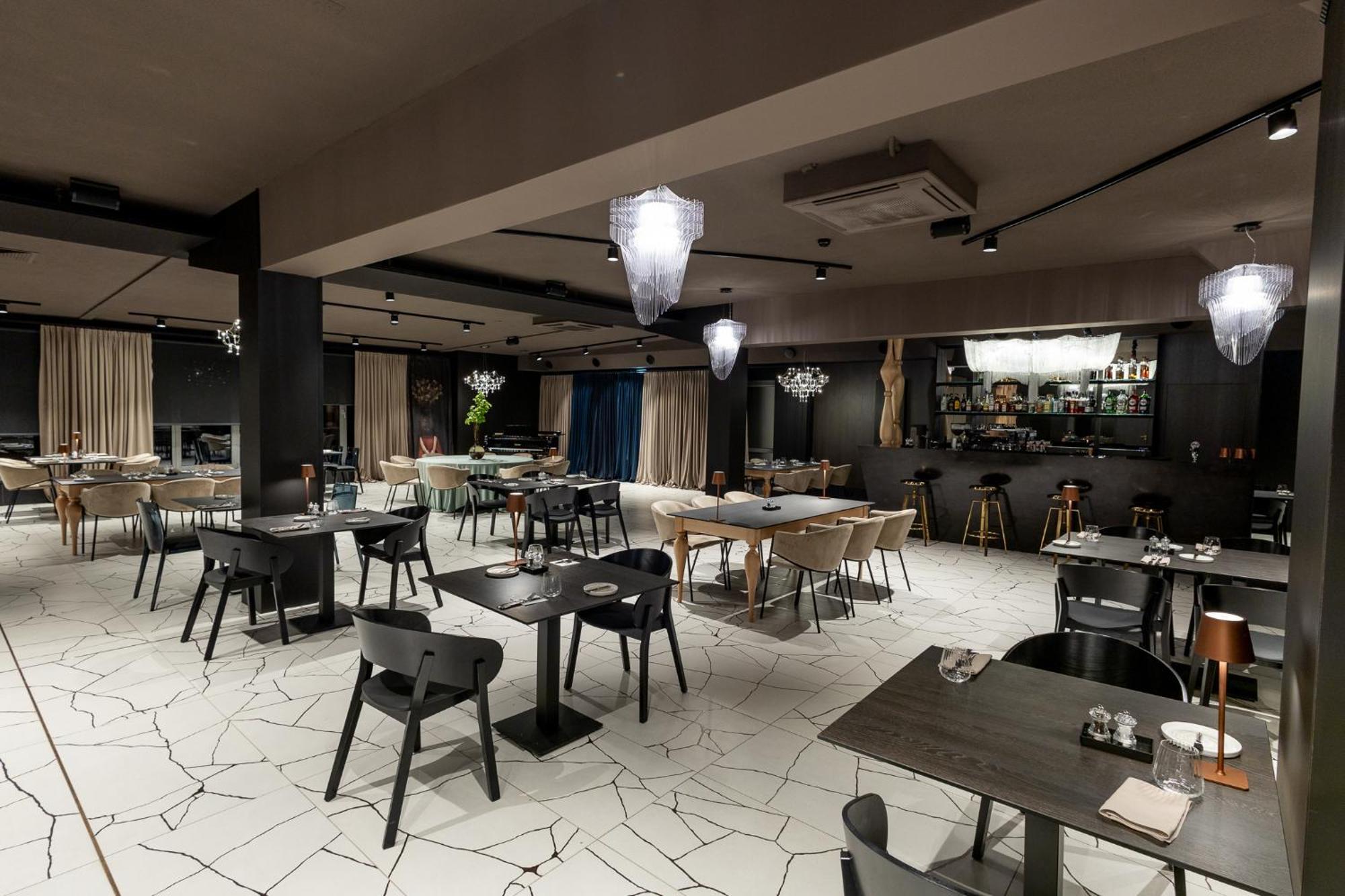 特里奥3号酒店 比亚韦斯托克 外观 照片